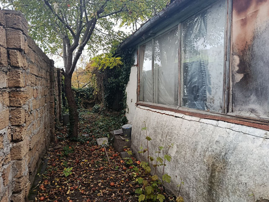 Продам трехкомнатную (3-комн.) квартиру, Футболистов ул, 105, Симферополь г