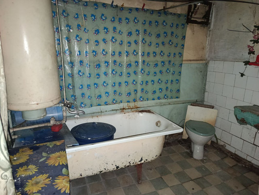 Продам трехкомнатную (3-комн.) квартиру, Футболистов ул, 105, Симферополь г