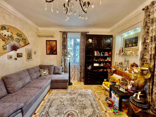 Продам трехкомнатную (3-комн.) квартиру, Войкова (Центральный р-н) ул, 49, Сочи г