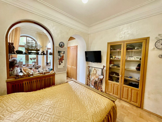 Продам трехкомнатную (3-комн.) квартиру, Войкова (Центральный р-н) ул, 49, Сочи г