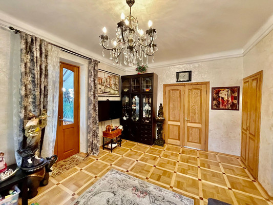 Продам трехкомнатную (3-комн.) квартиру, Войкова (Центральный р-н) ул, 49, Сочи г