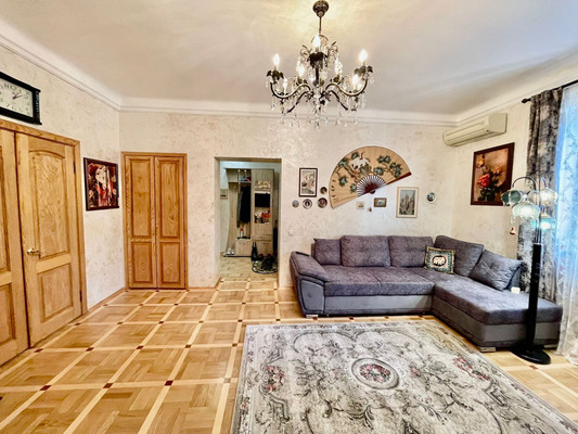 Продам трехкомнатную (3-комн.) квартиру, Войкова (Центральный р-н) ул, 49, Сочи г