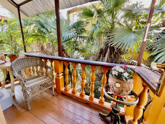 Продам трехкомнатную (3-комн.) квартиру, Войкова (Центральный р-н) ул, 49, Сочи г