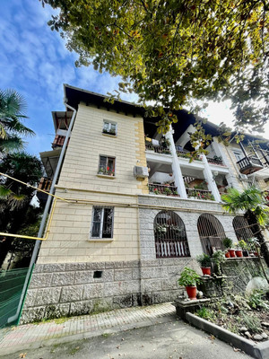 Продам трехкомнатную (3-комн.) квартиру, Войкова (Центральный р-н) ул, 49, Сочи г