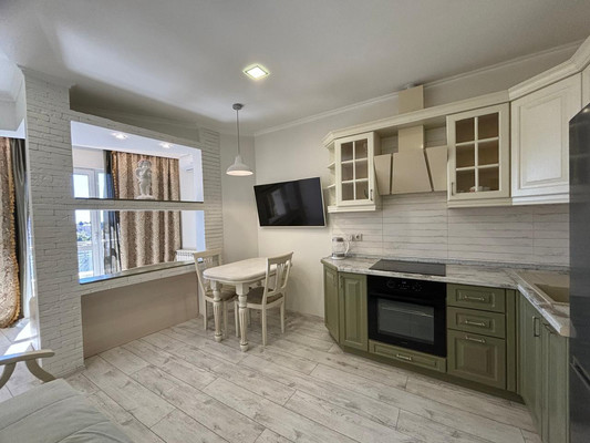 Продам однокомнатную (1-комн.) квартиру, Учительская (Хостинский р-н) ул, 9, Сочи г