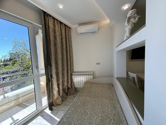 Продам однокомнатную (1-комн.) квартиру, Учительская (Хостинский р-н) ул, 9, Сочи г