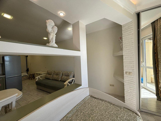 Продам однокомнатную (1-комн.) квартиру, Учительская (Хостинский р-н) ул, 9, Сочи г