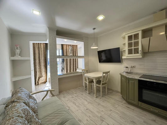 Продам однокомнатную (1-комн.) квартиру, Учительская (Хостинский р-н) ул, 9, Сочи г