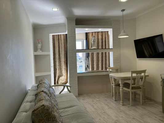 Продам однокомнатную (1-комн.) квартиру, Учительская (Хостинский р-н) ул, 9, Сочи г