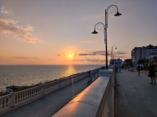 Продам двухкомнатную (2-комн.) квартиру, Крылова ул, 132, Анапа г