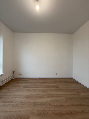 Продам трехкомнатную (3-комн.) квартиру, 100 кв-л, 1к3, Москва г