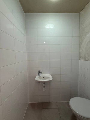 Продам трехкомнатную (3-комн.) квартиру, 100 кв-л, 1к3, Москва г