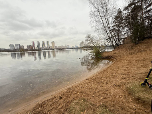 Продам трехкомнатную (3-комн.) квартиру, 100 кв-л, 1к3, Москва г