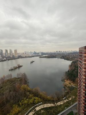 Продам трехкомнатную (3-комн.) квартиру, 100 кв-л, 1к3, Москва г