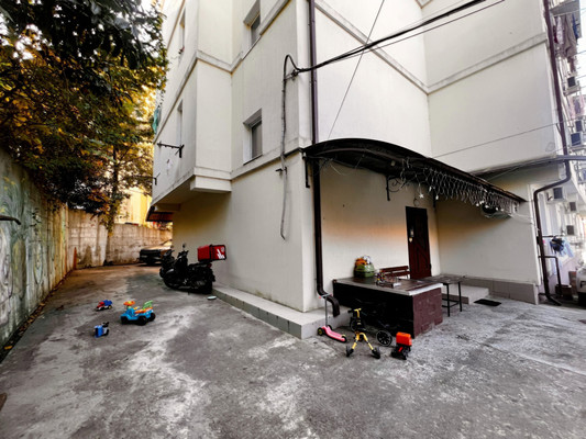 Продам однокомнатную (1-комн.) квартиру, Виноградная ул, 224/11, Беранда с