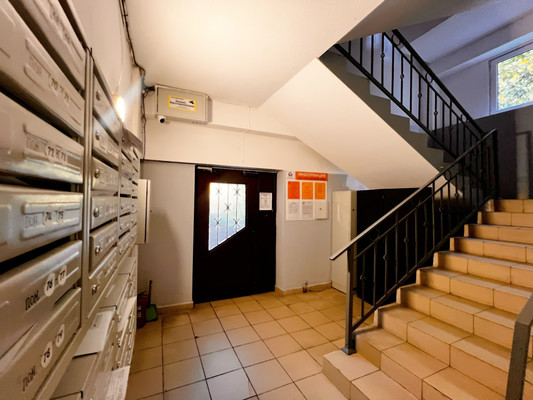 Продам однокомнатную (1-комн.) квартиру, Виноградная ул, 224/11, Беранда с