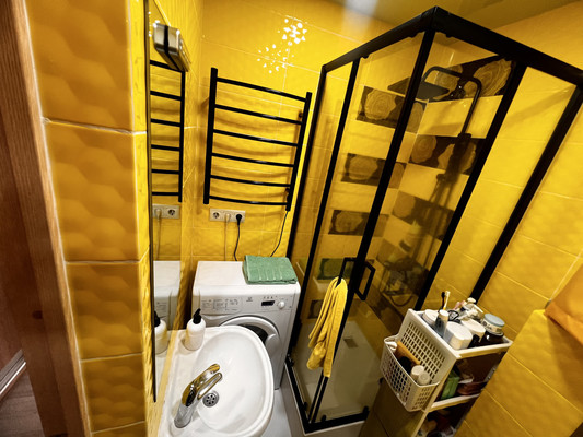 Продам однокомнатную (1-комн.) квартиру, Виноградная ул, 224/11, Беранда с