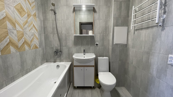 Продам однокомнатную (1-комн.) квартиру, Лиссабонская ул, 109к20, Краснодар г