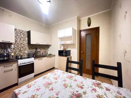 Продам двухкомнатную (2-комн.) квартиру, Александры Монаховой ул, 99, Коммунарка п