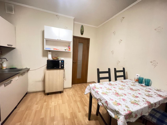 Продам двухкомнатную (2-комн.) квартиру, Александры Монаховой ул, 99, Коммунарка п