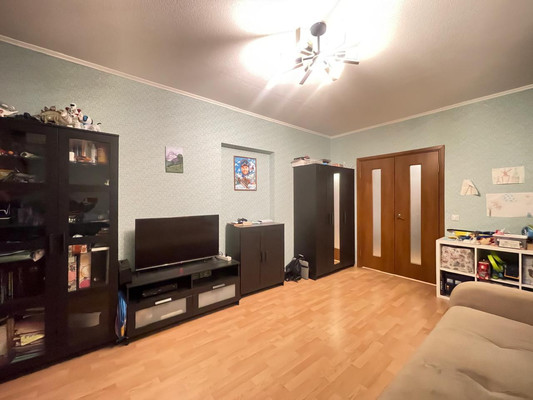 Продам двухкомнатную (2-комн.) квартиру, Александры Монаховой ул, 99, Коммунарка п