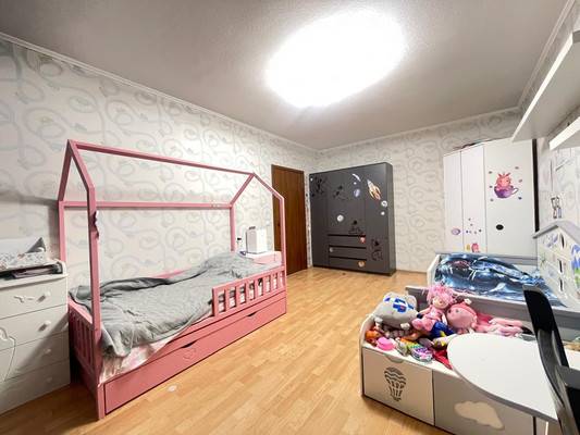 Продам двухкомнатную (2-комн.) квартиру, Александры Монаховой ул, 99, Коммунарка п