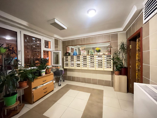 Продам двухкомнатную (2-комн.) квартиру, Александры Монаховой ул, 99, Коммунарка п