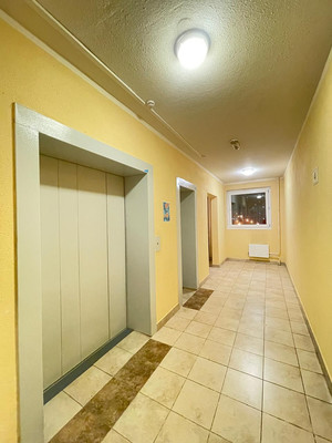 Продам двухкомнатную (2-комн.) квартиру, Александры Монаховой ул, 99, Коммунарка п