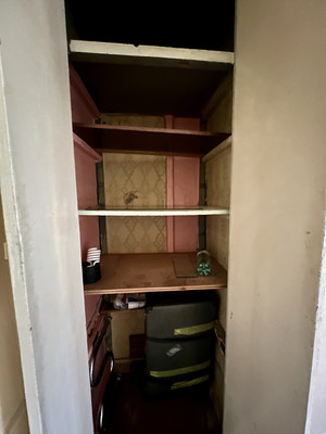 Продам трехкомнатную (3-комн.) квартиру, Трамвайный пр-кт, 21к3, Санкт-Петербург г