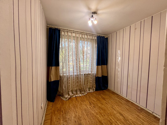 Продам трехкомнатную (3-комн.) квартиру, Трамвайный пр-кт, 21к3, Санкт-Петербург г