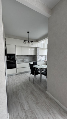 Продам двухкомнатную (2-комн.) квартиру, Ветеранская ул, 16к7, Южно-Сахалинск г