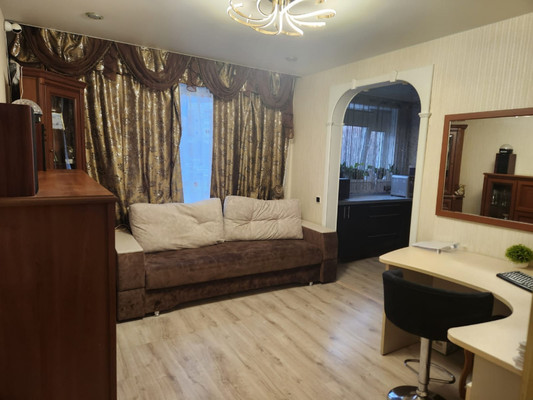 Продам трехкомнатную (3-комн.) квартиру, Кольский пр-кт, 136к5, Мурманск г