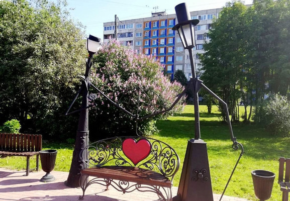 Продам двухкомнатную (2-комн.) квартиру, Молодежный проезд, 4, Мурманск г