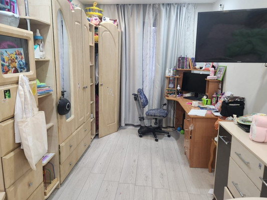 Продам трехкомнатную (3-комн.) квартиру, Кольский пр-кт, 136к5, Мурманск г