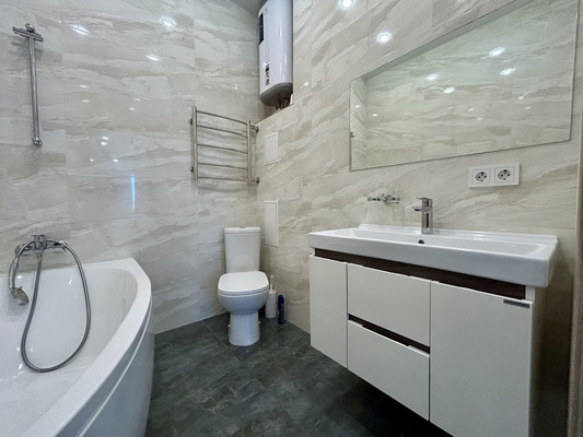 Продам трехкомнатную (3-комн.) квартиру, Парк А ул, 93, Новороссийск г