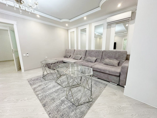 Продам многокомнатную квартиру, 1 мкр, 22, Кропоткин г