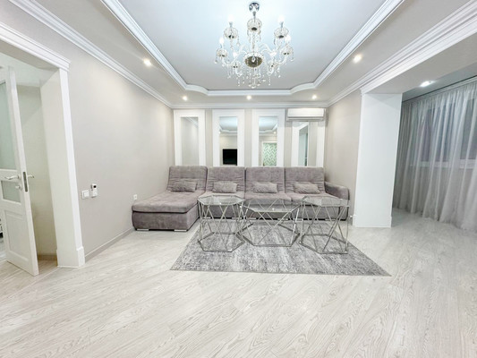 Продам многокомнатную квартиру, 1 мкр, 22, Кропоткин г