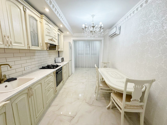 Продам многокомнатную квартиру, 1 мкр, 22, Кропоткин г