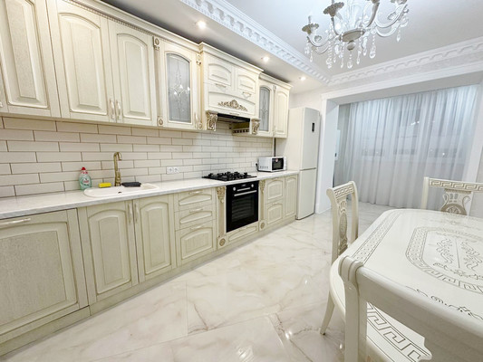 Продам многокомнатную квартиру, 1 мкр, 22, Кропоткин г