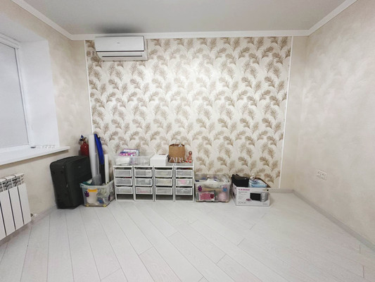 Продам многокомнатную квартиру, 1 мкр, 22, Кропоткин г