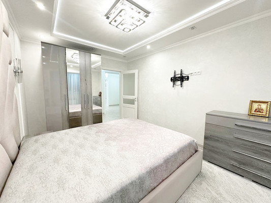 Продам многокомнатную квартиру, 1 мкр, 22, Кропоткин г