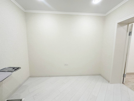 Продам многокомнатную квартиру, 1 мкр, 22, Кропоткин г