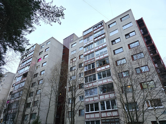 Продам двухкомнатную (2-комн.) квартиру, Первооткрывателей ул, 2, Костомукша г