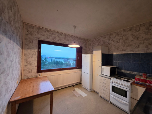 Продам двухкомнатную (2-комн.) квартиру, Первооткрывателей ул, 2, Костомукша г