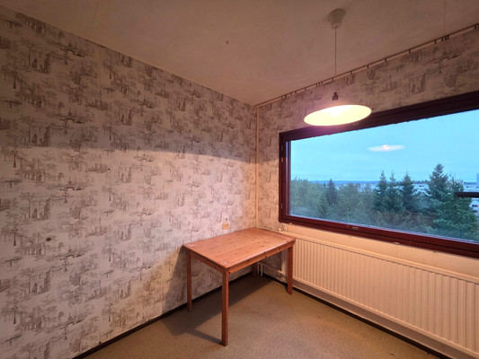 Продам двухкомнатную (2-комн.) квартиру, Первооткрывателей ул, 2, Костомукша г