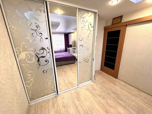 Продам двухкомнатную (2-комн.) квартиру, Гудованцева ул, 37, Казань г