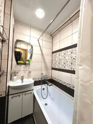 Продам двухкомнатную (2-комн.) квартиру, Гудованцева ул, 37, Казань г