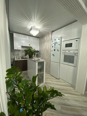 Продам трехкомнатную (3-комн.) квартиру, Новороссийская ул, 110, Армавир г