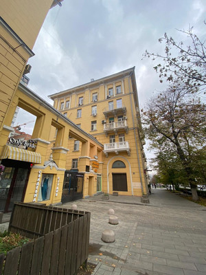 Продам трехкомнатную (3-комн.) квартиру, Большая Садовая ул, 32к36, Ростов-на-Дону г