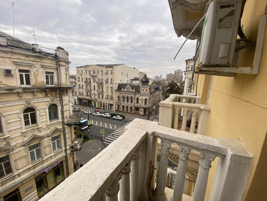 Продам трехкомнатную (3-комн.) квартиру, Большая Садовая ул, 32к36, Ростов-на-Дону г